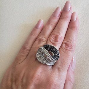 Swirl cocktail ring with crystals Size 6.5